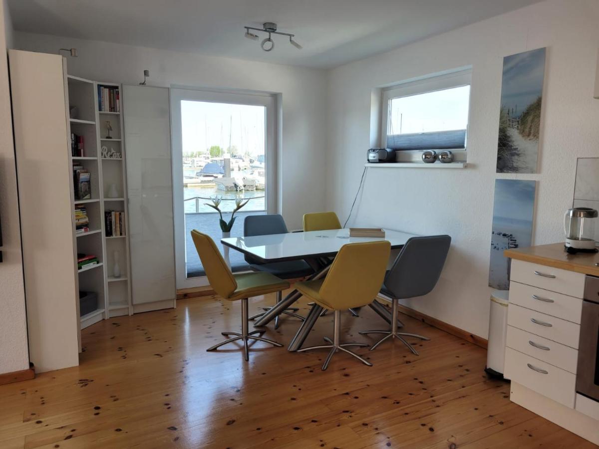 4 Sterne Dtv Floating House Hotel Kroslin Ngoại thất bức ảnh